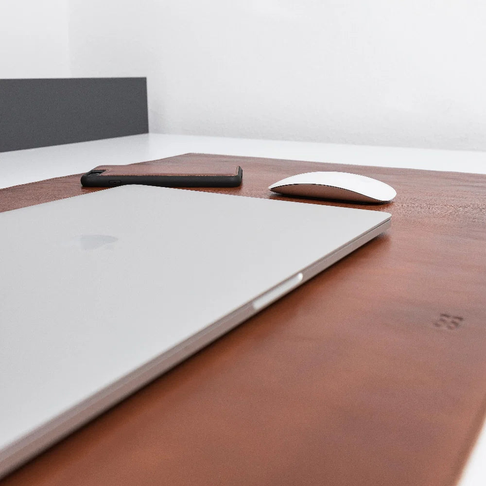 Axion Lined Leather Desk Mat Large Size