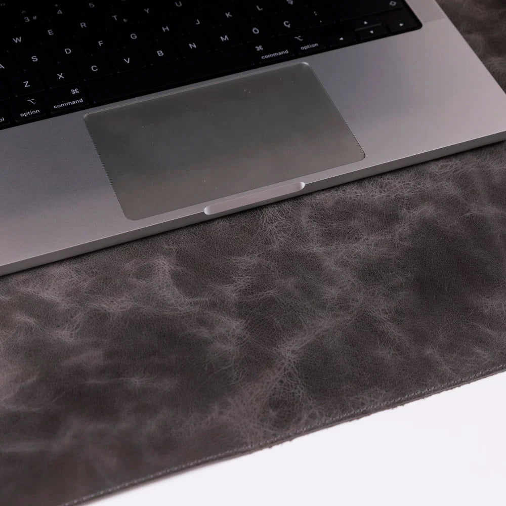 Axion Lined Leather Desk Mat Large Size