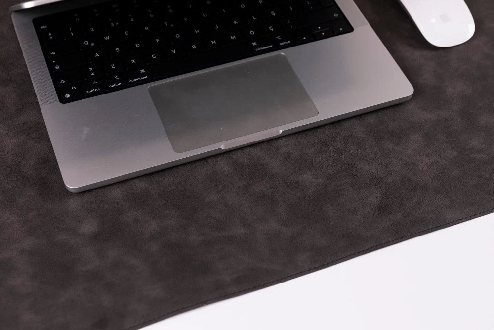 Axion Lined Leather Desk Mat Large Size