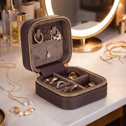 Amanda Medium Leather Jewelry Box