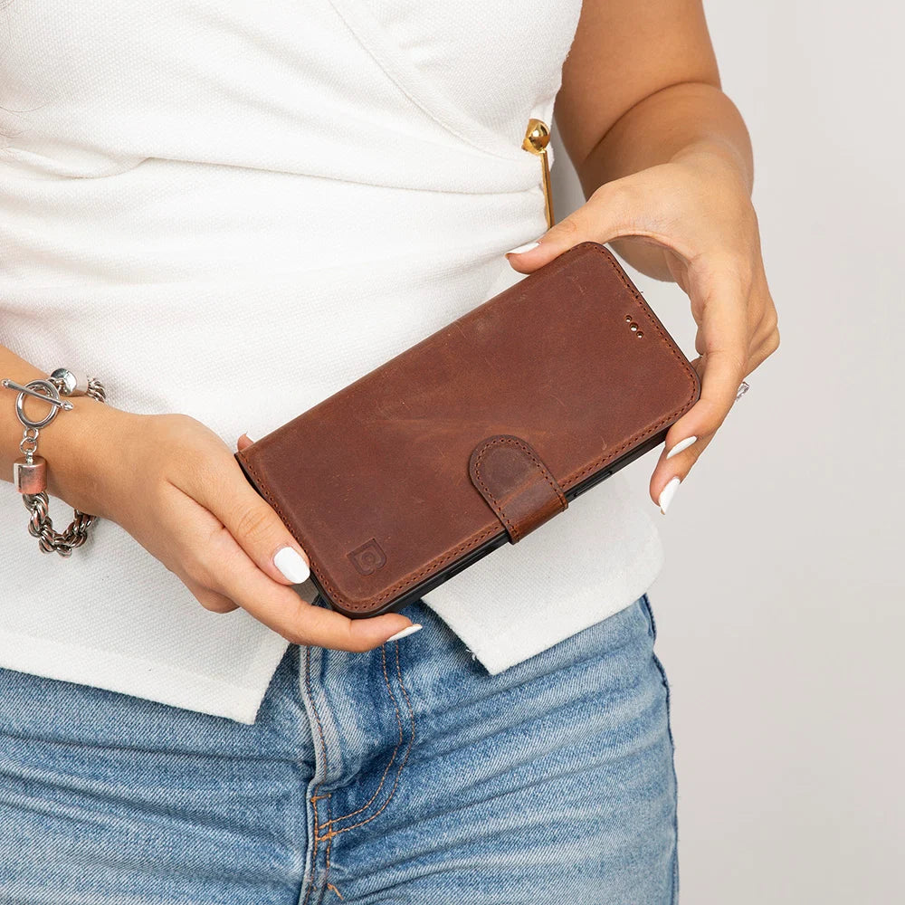 Magic iPhone 17 Detachable Leather Wallet Case