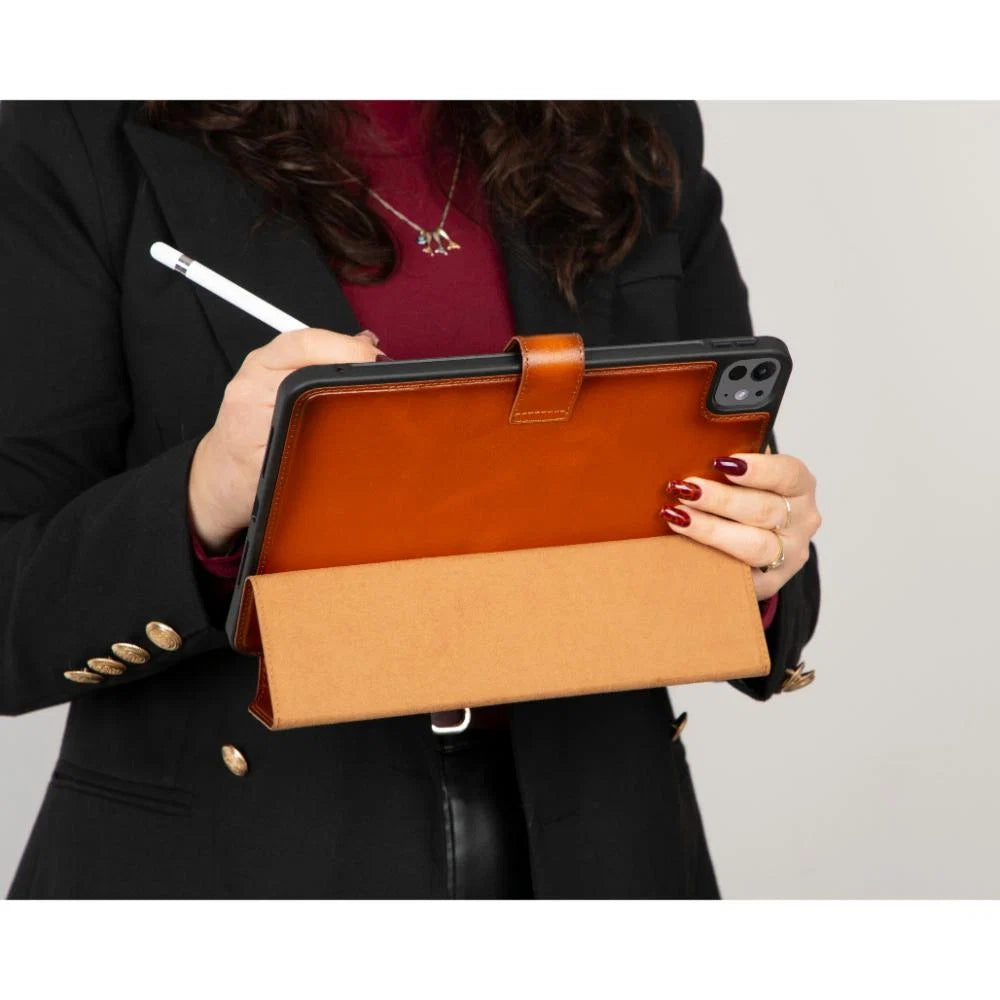 Vortexa  Leather iPad Pro 13" (2024) Case