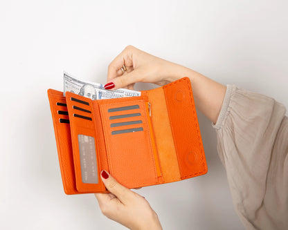 Linea Leather Wallet with 12 Card Slots