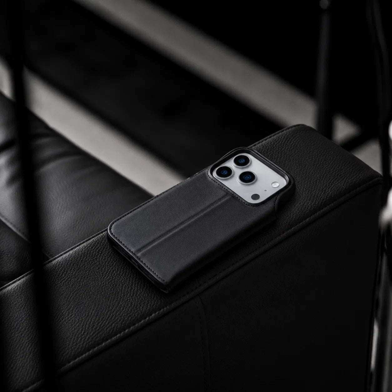 Elite Magic iPhone 17 Pro Max Leather Detachable Wallet Case