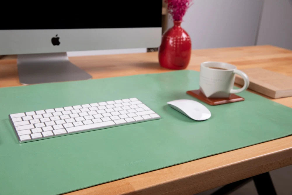 Axion Lined Leather Desk Mat Large Size