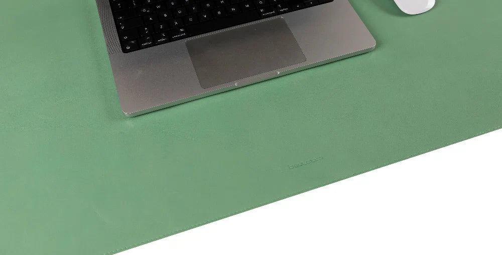 Axion Lined Leather Desk Mat Large Size