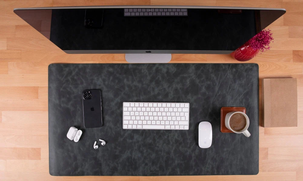 Axion Lined Leather Desk Mat Large Size