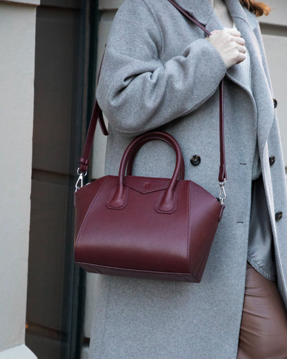 Lorenza Leather Shoulder Bag – Medium