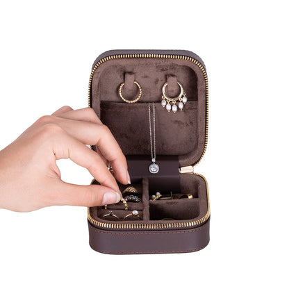 Amanda Medium Leather Jewelry Box