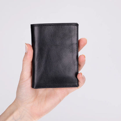 Nigra Leather Wallet with Magnetic Closure
