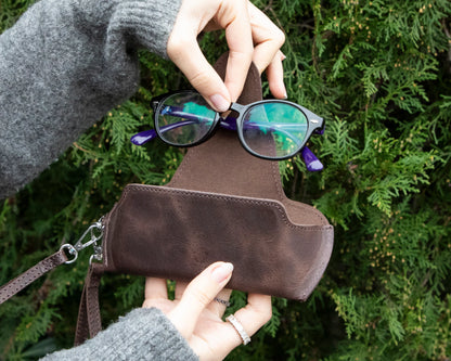 Riviera Magnetic Leather Glasses Case