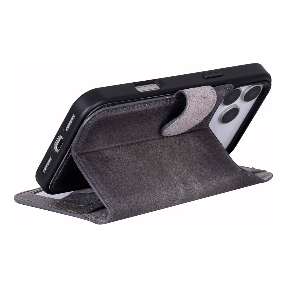 Magic iPhone 17 Pro Max Detachable Leather Wallet Case