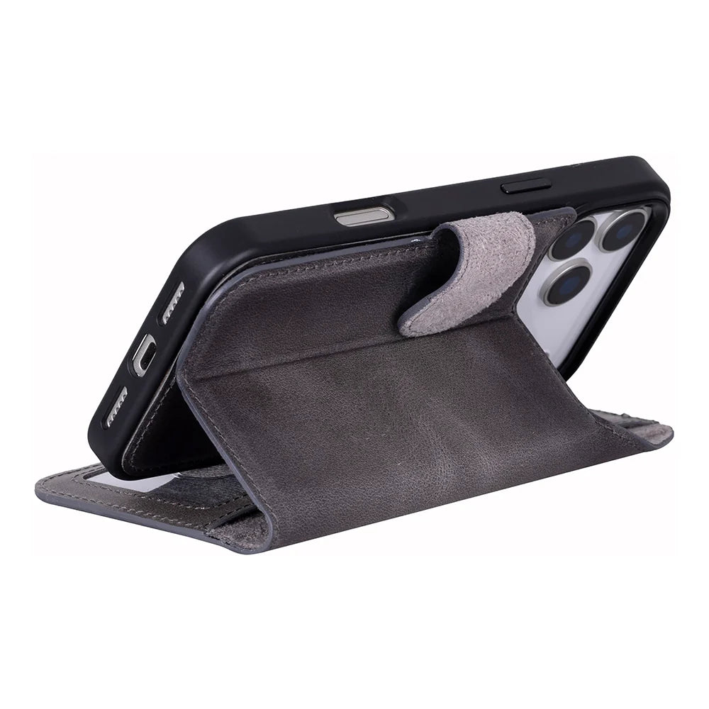 Magic iPhone 17 Pro Detachable Leather Wallet Case